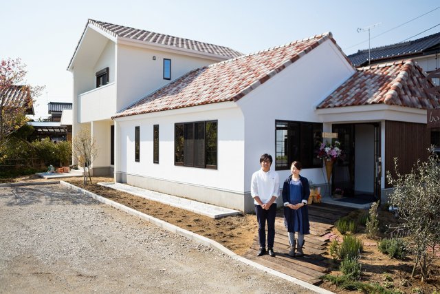 東総リビングプロジェクトは 地元の⼯務店と家を建てたいお客様を マッチングを⾏うプロジェクトです。